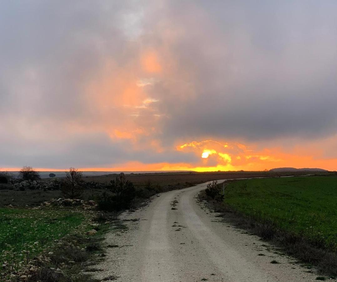 El Pecu Casa Rural Starfamiliar Bustillo Del Paramo Luaran gambar