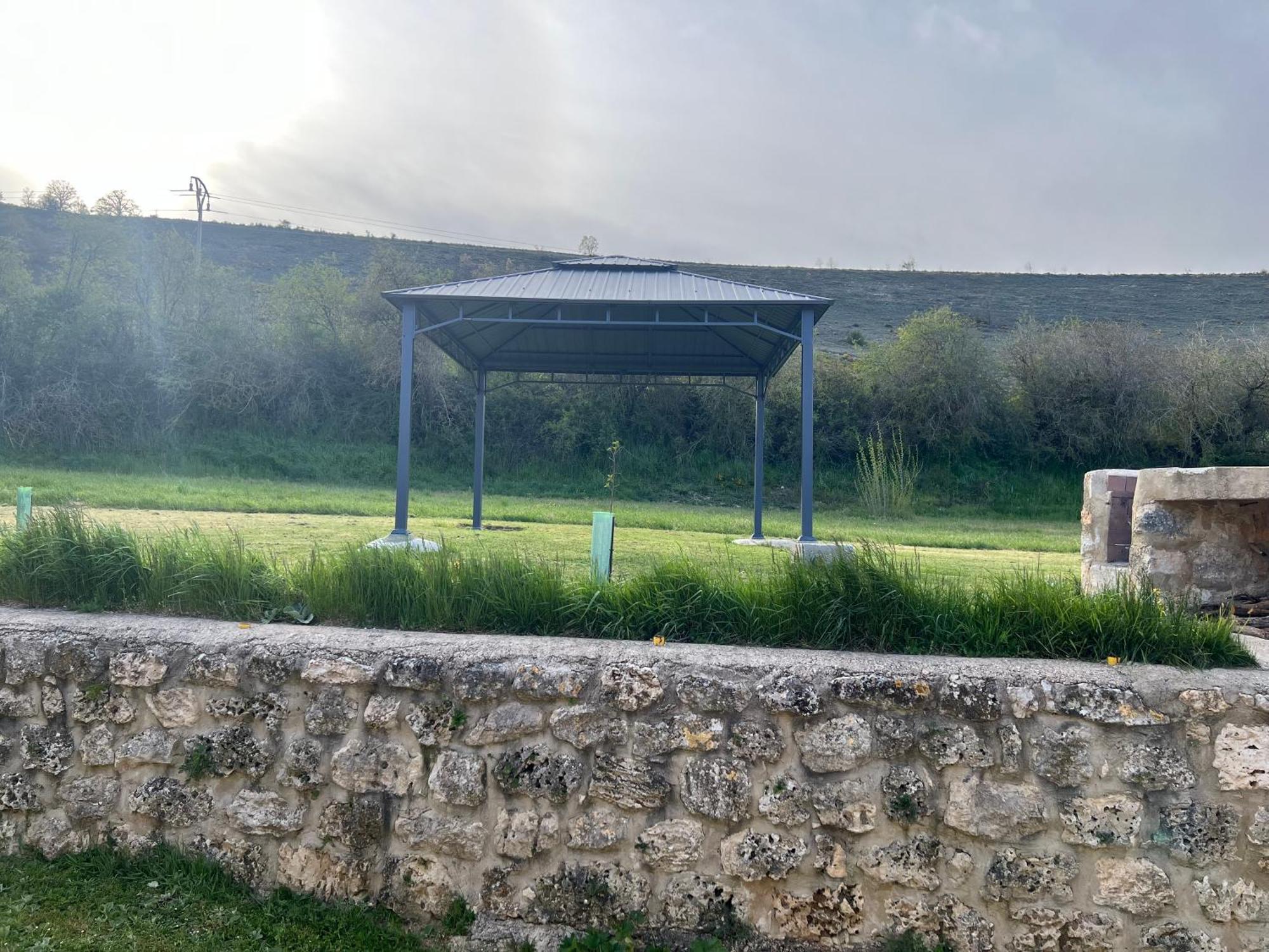El Pecu Casa Rural Starfamiliar Bustillo Del Paramo Luaran gambar