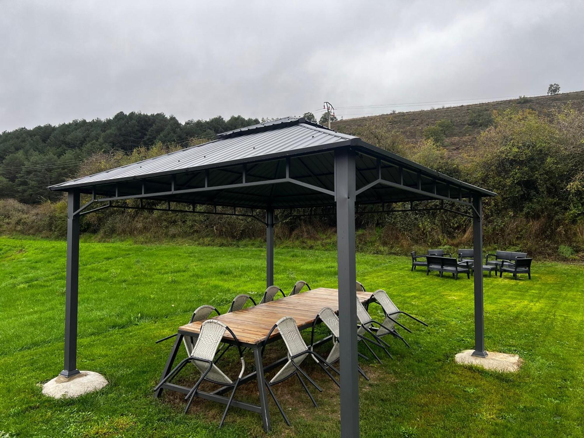 El Pecu Casa Rural Starfamiliar Bustillo Del Paramo Luaran gambar